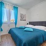 Moni's Place - Fresh Seaview Apartment Slatine